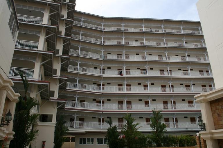 Hua Hin Baanklang Condo By Petch Extérieur photo